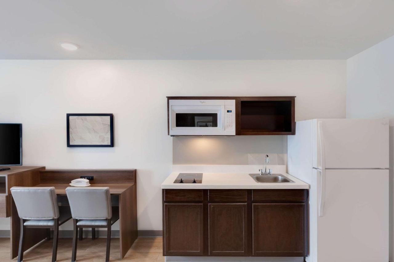 Woodspring Suites Bakersfield East エクステリア 写真