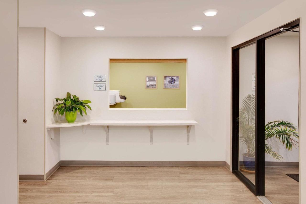 Woodspring Suites Bakersfield East エクステリア 写真