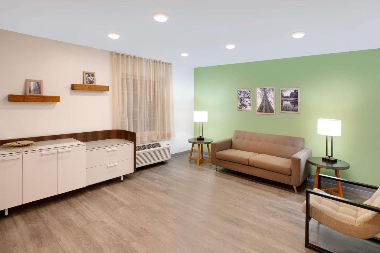 Woodspring Suites Bakersfield East エクステリア 写真