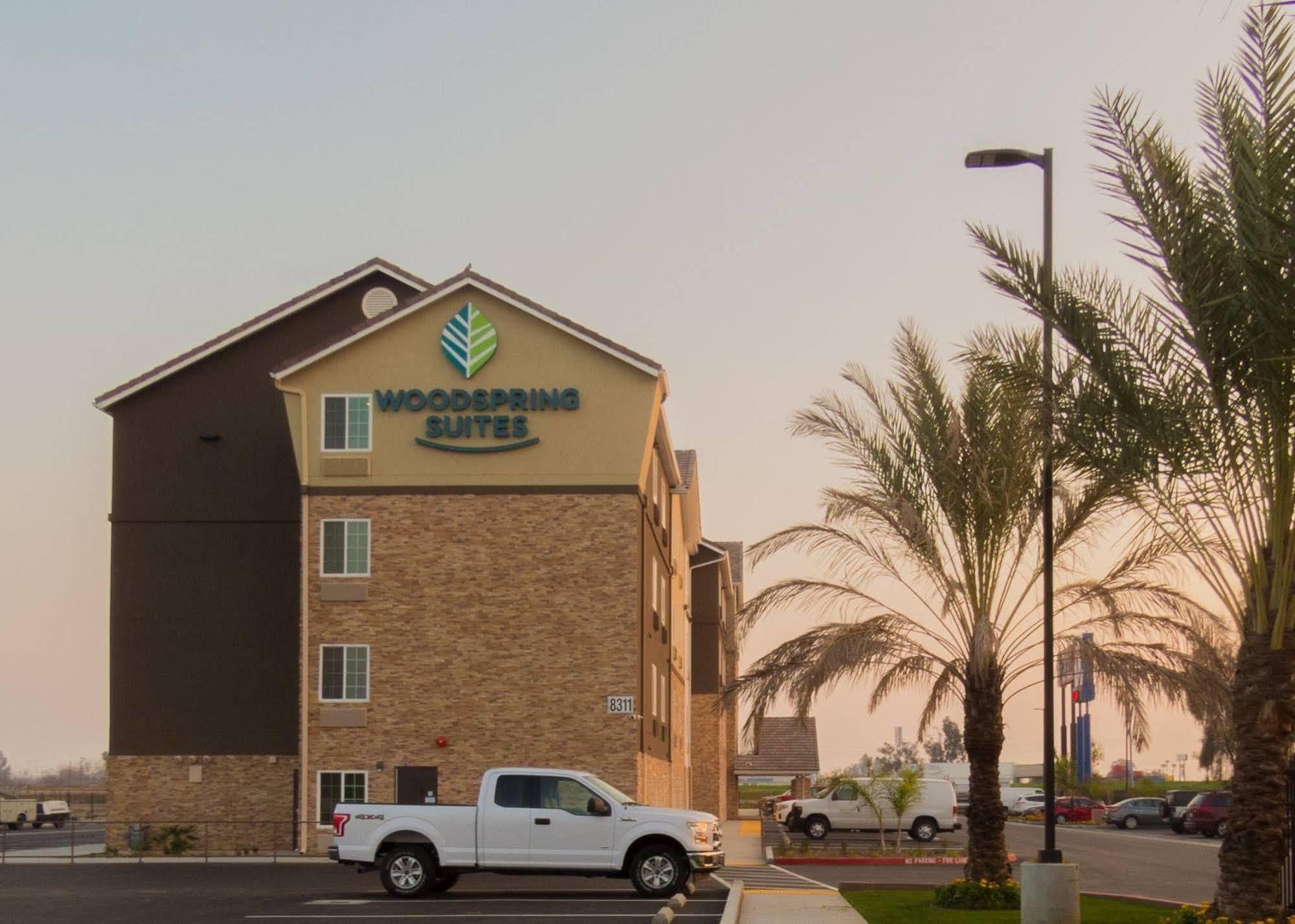 Woodspring Suites Bakersfield East エクステリア 写真