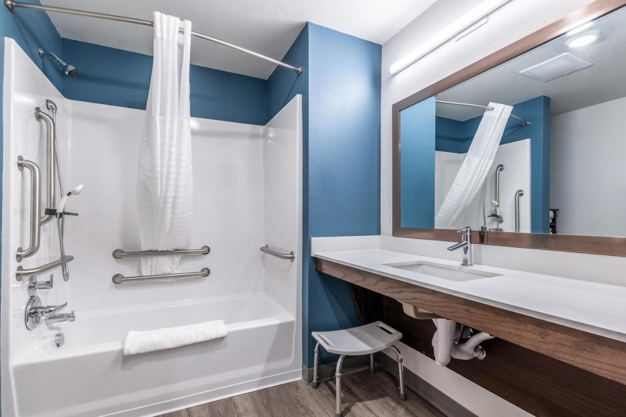 Woodspring Suites Bakersfield East エクステリア 写真