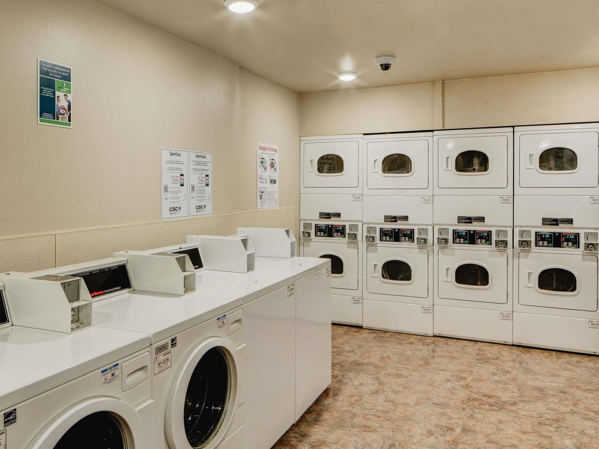 Woodspring Suites Bakersfield East エクステリア 写真