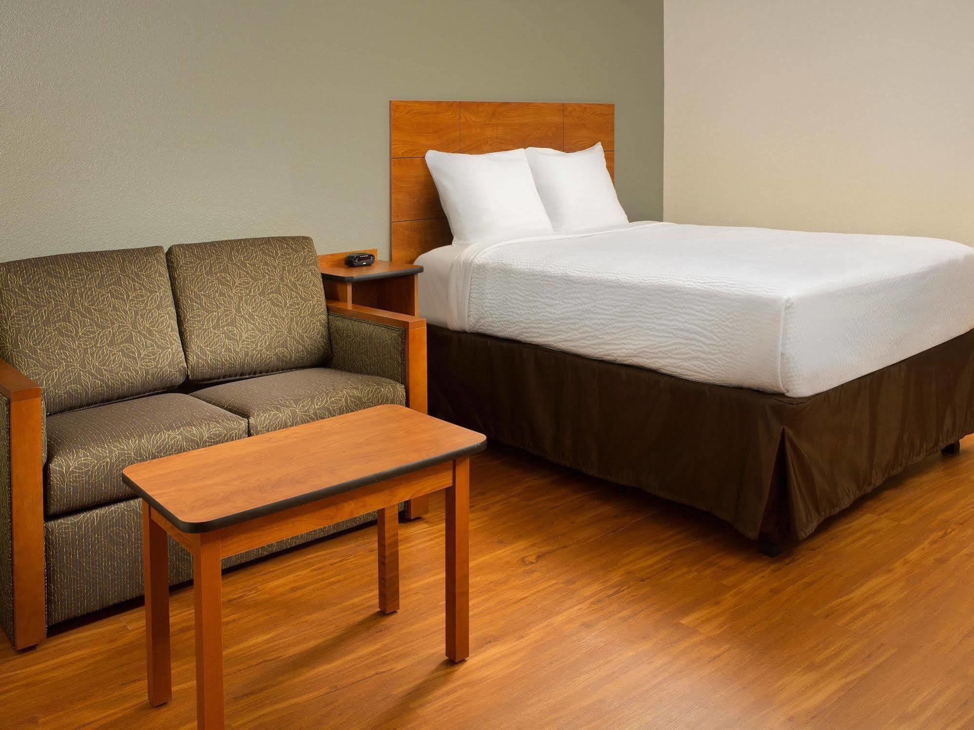 Woodspring Suites Bakersfield East エクステリア 写真