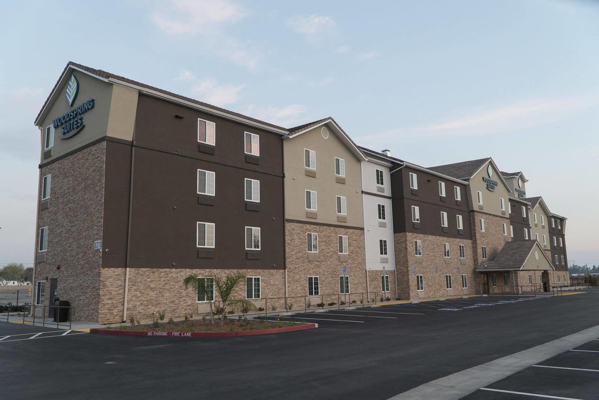 Woodspring Suites Bakersfield East エクステリア 写真