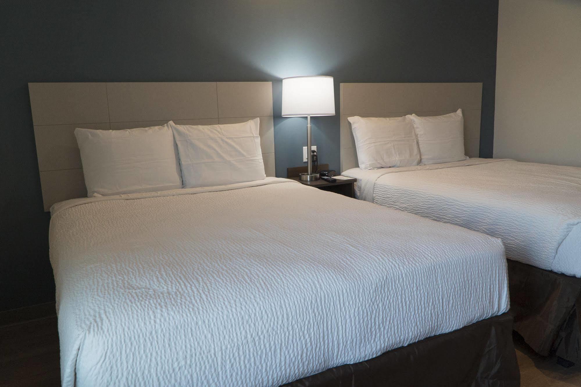 Woodspring Suites Bakersfield East エクステリア 写真