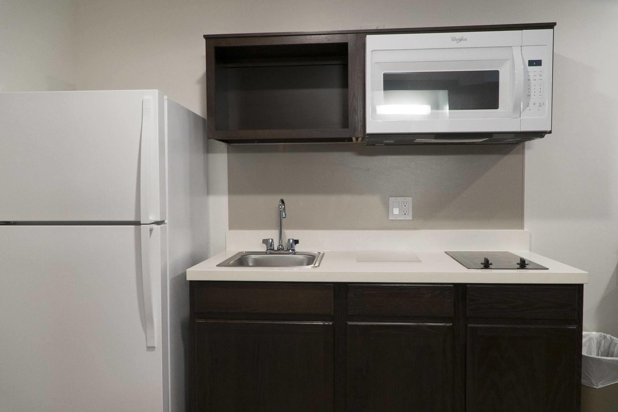 Woodspring Suites Bakersfield East エクステリア 写真